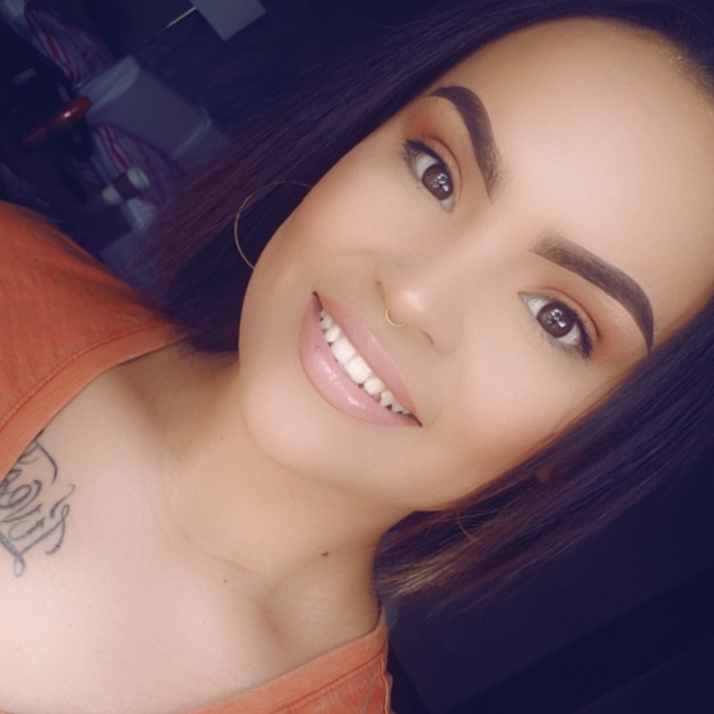 Meet your Posher, Anahi